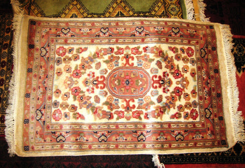 Miniature Rug 2x3 Beige White